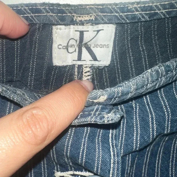 Calvin klein jeans vintage pinstripe Blue/white Mini skirt with buttons, size 16 - Picture 3 of 5